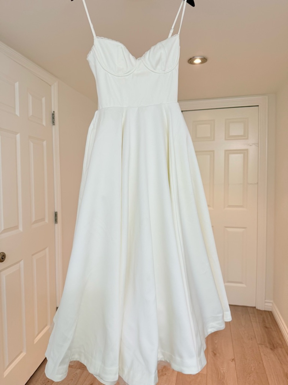 House of CB MADEMOISELLE White Tulle Midi Dress. Regular cup A-C. NWOT